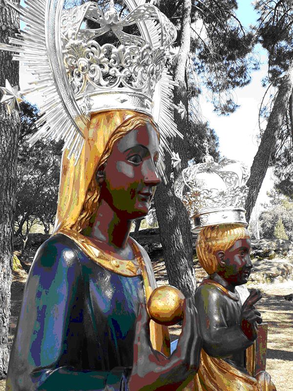 La Cofradía de la Virgen de la Peña de Brihuega peregrina a la “Fortis Seguntina” catedral de Sigüenza 3 La Cofradía de la Virgen de la Peña de Brihuega peregrina a la “Fortis Seguntina” catedral de Sigüenza