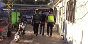 La Guardia Civil detiene a dos personas por lesiones y amenazas con arma blanca y de fuego en Landete