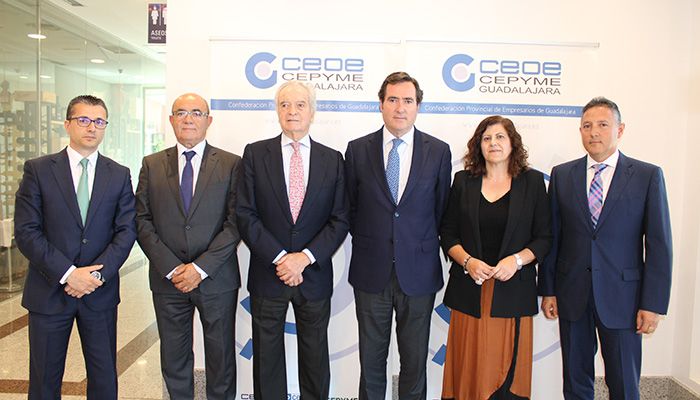 María Soledad García Oliva sustituye a Agustín de Grandes al frente de CEOE-Cepyme Guadalajara