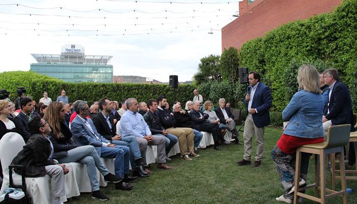 Núñez establecerá una conexión entre Bruselas y los ayuntamientos para que los alcaldes hagan llegar los fondos europeos a nuestro campo, nuestras empresas y nuestros pueblos