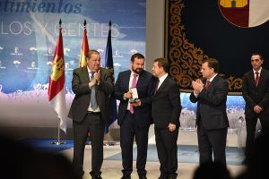 Page reconoce el “honor” que le supone la mayoría absoluta en las elecciones autonómicas y se compromete a devolverlo “con más trabajo” 2 Page reconoce el “honor” que le supone la mayoría absoluta en las elecciones autonómicas y se compromete a devolverlo “con más trabajo”