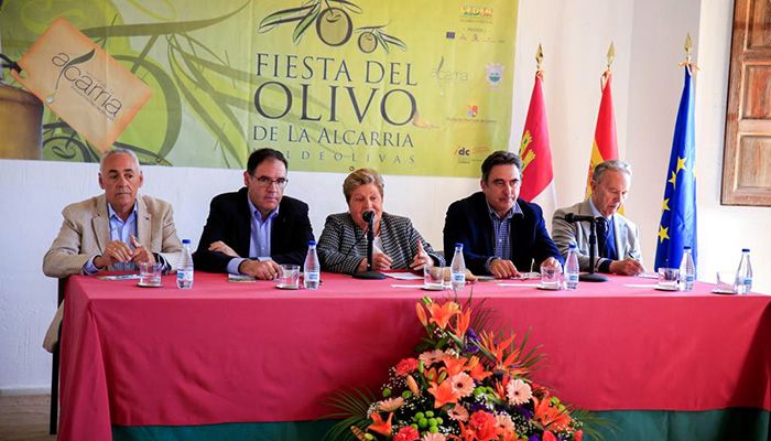 Prieto espera que el futuro Centro de Interpretación del Olivo sea un recurso más para la próxima edición de la Fiesta del Olivo de La Alcarria