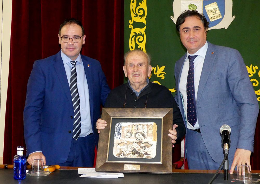 Un “merecido y necesario” homenaje al escritor Raúl Torres pone el broche de oro a la IV Feria del Libro Cuenca 2019 3 Un “merecido y necesario” homenaje al escritor Raúl Torres pone el broche de oro a la IV Feria del Libro Cuenca 2019