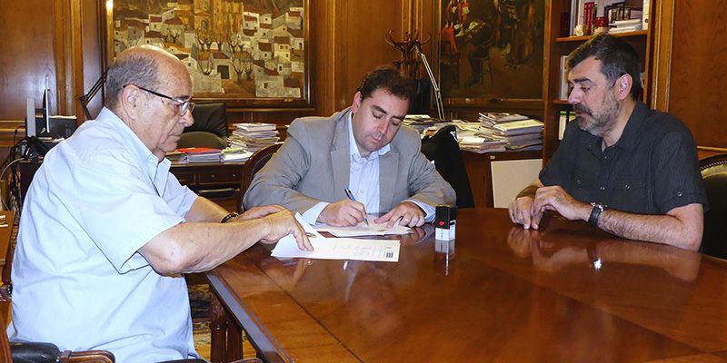 Diputación de Cuenca cede la colección de telefonía de Francisco Page a la Escuela Politécnica para su exposición permanente