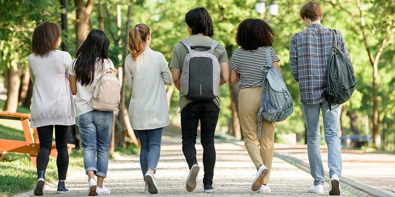 El Gobierno regional reconoce el mérito y la excelencia académica de estudiantes de Grado con la concesión de 40 becas