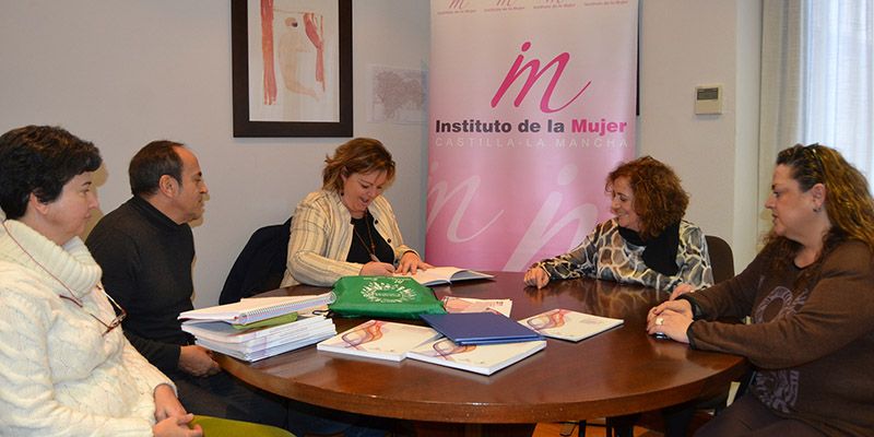 El Instituto de la Mujer ha suscrito 11 convenios de sensibilización e inserción laboral con empresas de Guadalajara