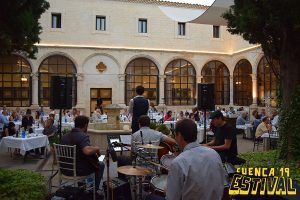 Estival Gastronómico llena de buen gusto y música el Claustro del Parador de Cuenca