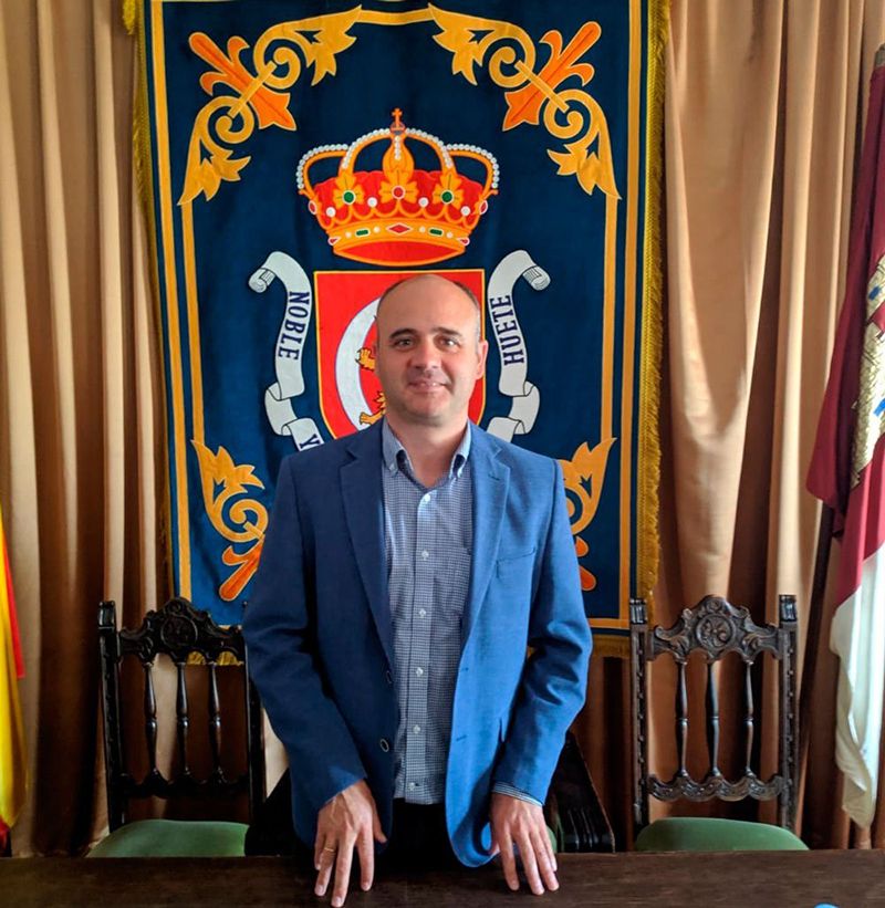 Fernando Romero destaca como hitos de su paso por la Alcaldía de Huete la refinanciación de la deuda y diferentes actuaciones en bienes patrimoniales