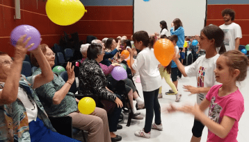 La residencia de Amavir La Alameda acoge por primera vez los campamentos de verano para niños y niñas