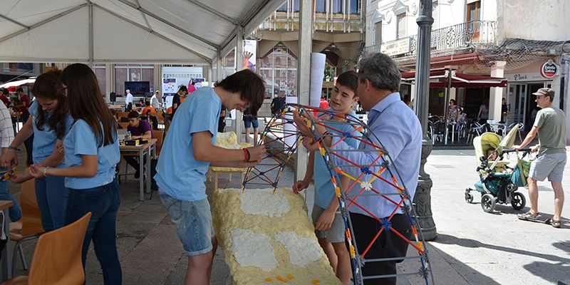 La UCLM celebra este sábado en Ciudad Real la final del concurso de diseño de puentes para preuniversitarios
