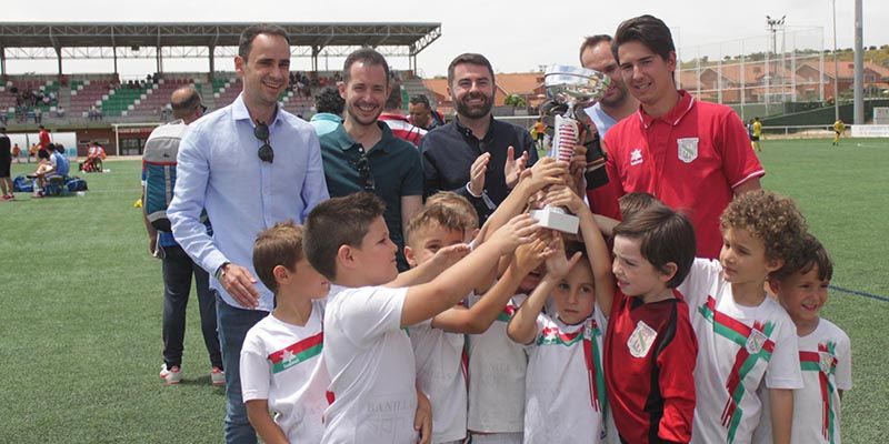 Más de 2.000 personas pasaron por el 8º Torneo Ramiro Almendros, celebrado con gran éxito