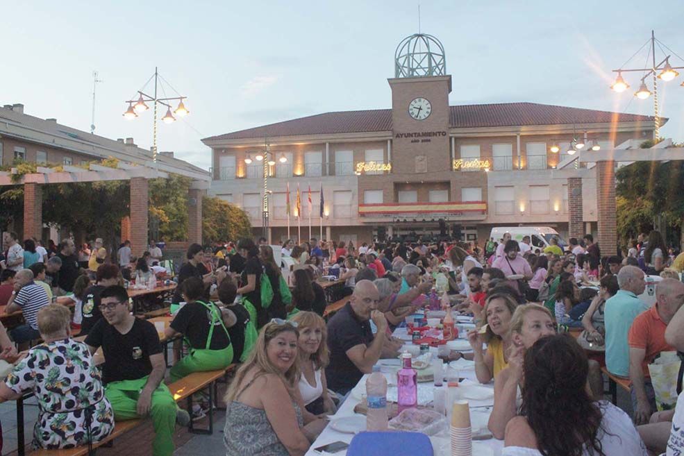 El Día de la Tortilla 2019 bate records en Cabanillas: Más de 1.400 raciones servidas en la cena popular del jueves de Fiestas 3 El Día de la Tortilla 2019 bate records en Cabanillas Más de 1.400 raciones servidas en la cena popular del jueves de Fiestas