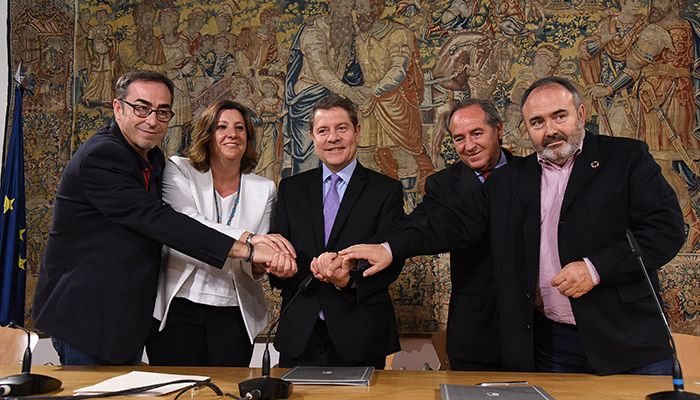 El Gobierno de Castilla-La Mancha y los agentes sociales firman el pacto que hará del diálogo social la herramienta para el crecimiento económico y consolidación de la recuperación social