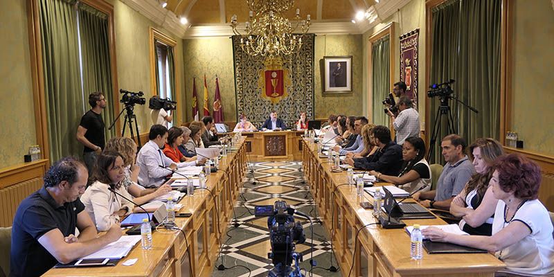 El Pleno orgánico del Ayuntamiento de Cuenca aprueba la dedicación exclusiva de ocho de los 25 concejales