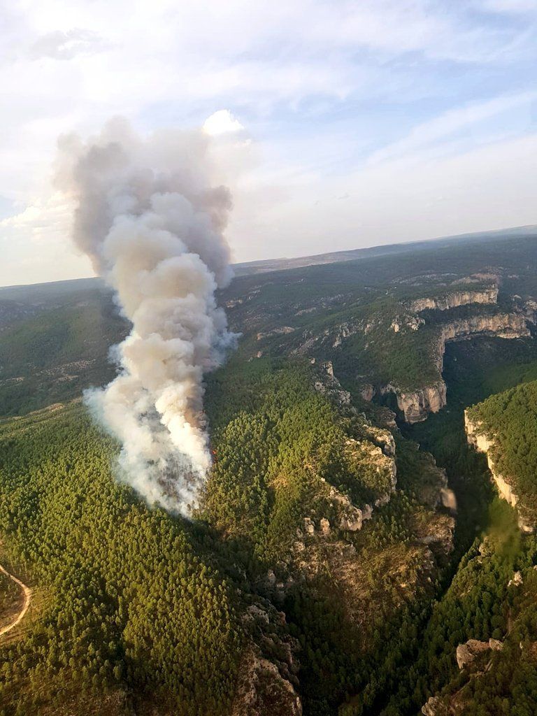 Controlado el incendio en Herrería de Santa Cristina tras dos angustiosos días 3 Espectacular despliegue para luchar contra el fuego en la Herrería de Santa Cristina