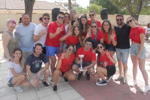 El Kaos dona a la Fundación Aladina su premio de los Juegos Interpeñas