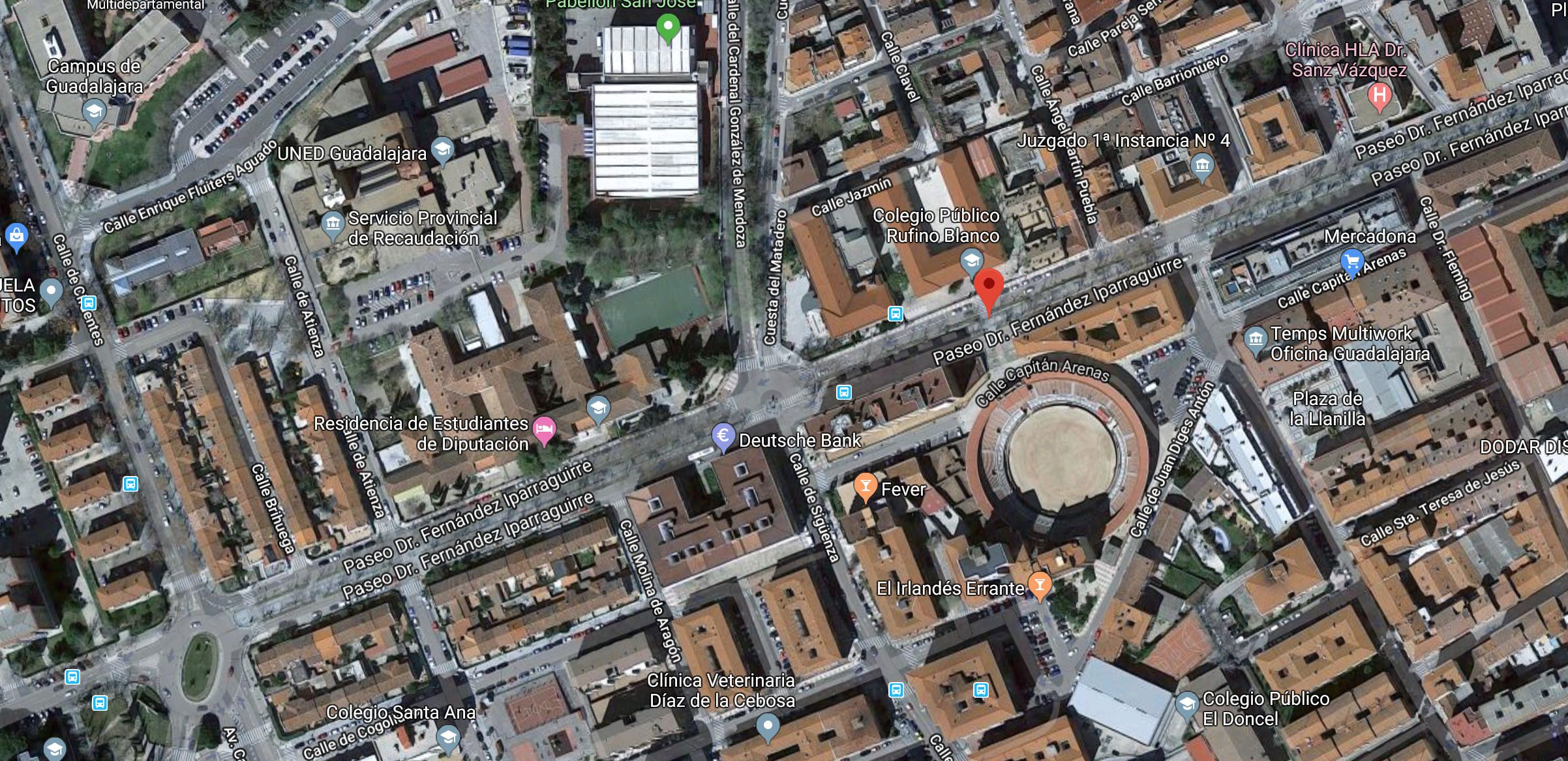 Fernández Iparraguirre cierra al tráfico 48 horas en sus números pares para permitir el arreglo del respiradero del parking de Santo Domingo   