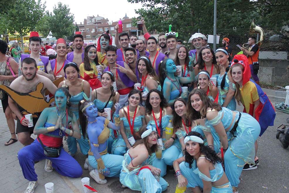 La imaginación toma las calles de Cabanillas en el Desfile de Peñas de las Fiestas 2019