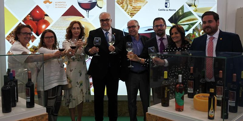 La Junta apoya FERCAM y resalta la importancia de agricultores, ganaderos e industria para fijar población