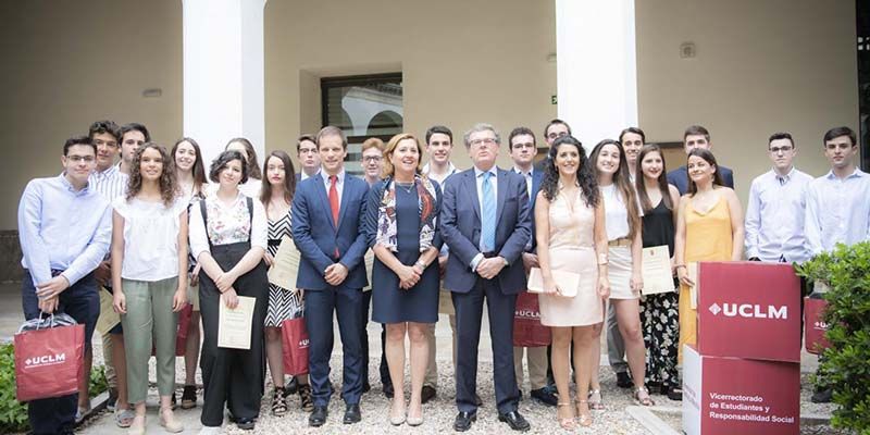 La Junta felicita al alumnado que ha obtenido las mejores notas en la EvAU y le invita a quedarse a estudiar en Castilla-La Mancha