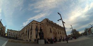 La Plataforma Abraza el Infantado satisfecha con el acuerdo sobre el Palacio, cree un despropósito pagar a la duquesa 853.000 euros