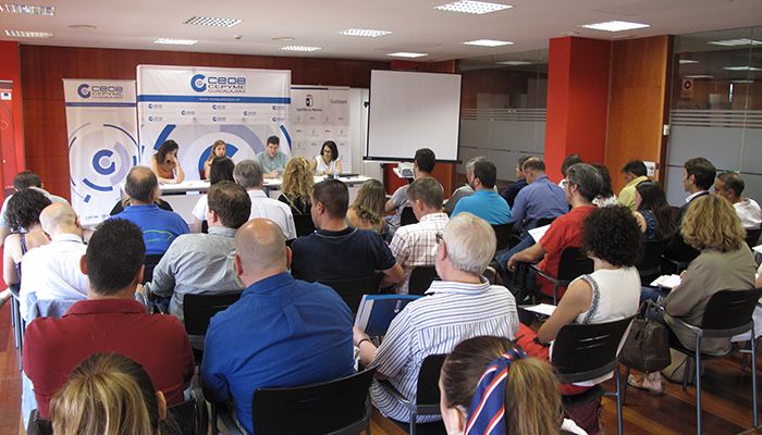 Medio centenar de empresarios de Guadalajara se informan sobre el Plan Integrado de Residuos de Castilla-La Mancha