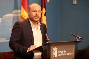 Ruiz denuncia que PSOE y PP solo se pongan de acuerdo “para los asuntos que les interesan a ellos y a sus colegas”