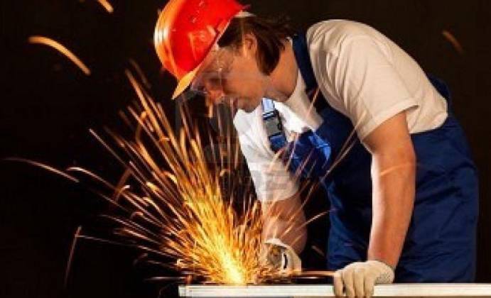 Un peón de Navarra gana un euro más que un ingeniero de Cuenca