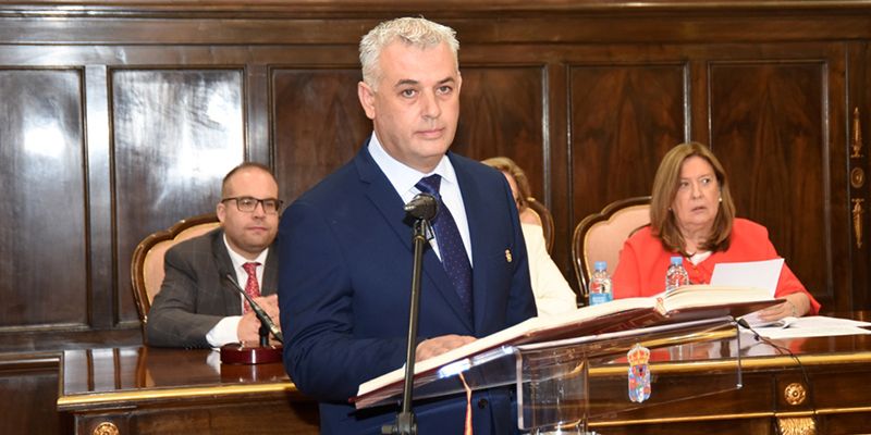 Vega centra los objetivos prioritarios de su Gobierno en luchar contra la despoblación y mejorar la atención a los municipios