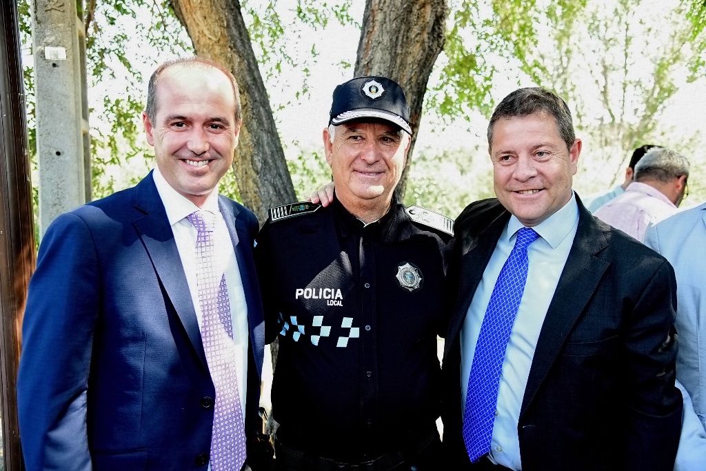 Alberto Rojo agradece públicamente a Julio Establés sus 37 años de dedicación a la ciudad 1 Alberto Rojo agradece públicamente a Julio Establés sus 37 años de dedicación a la ciudad