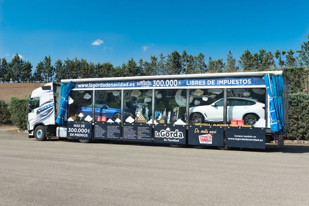 La Gorda, el camión de regalos más grande de Europa, visita el Área 103 y a beneficio de Nipace 1 camion la gorda de navidad 2019