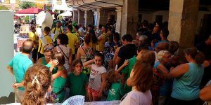 Pareja dona 1.700 euros a la Asociación “Mi voz por tu sonrisa”