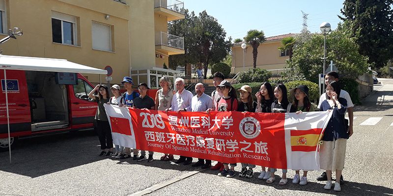 Un grupo de estudiantes de Medicina de China conoce el Servicio de Emergencias 1-1-2 de Castilla-La Mancha