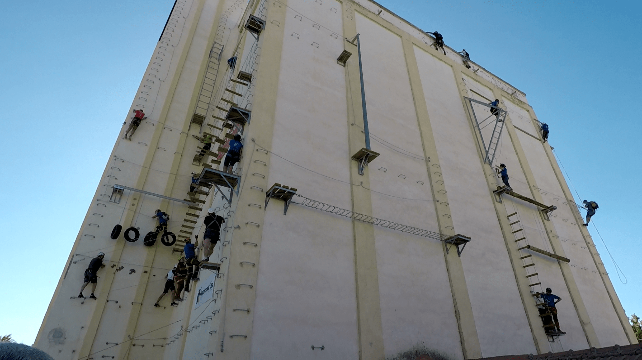 Vídeo. Se presentó la Vía Ferrata de Chillarón. El mayor circuito urbano de España