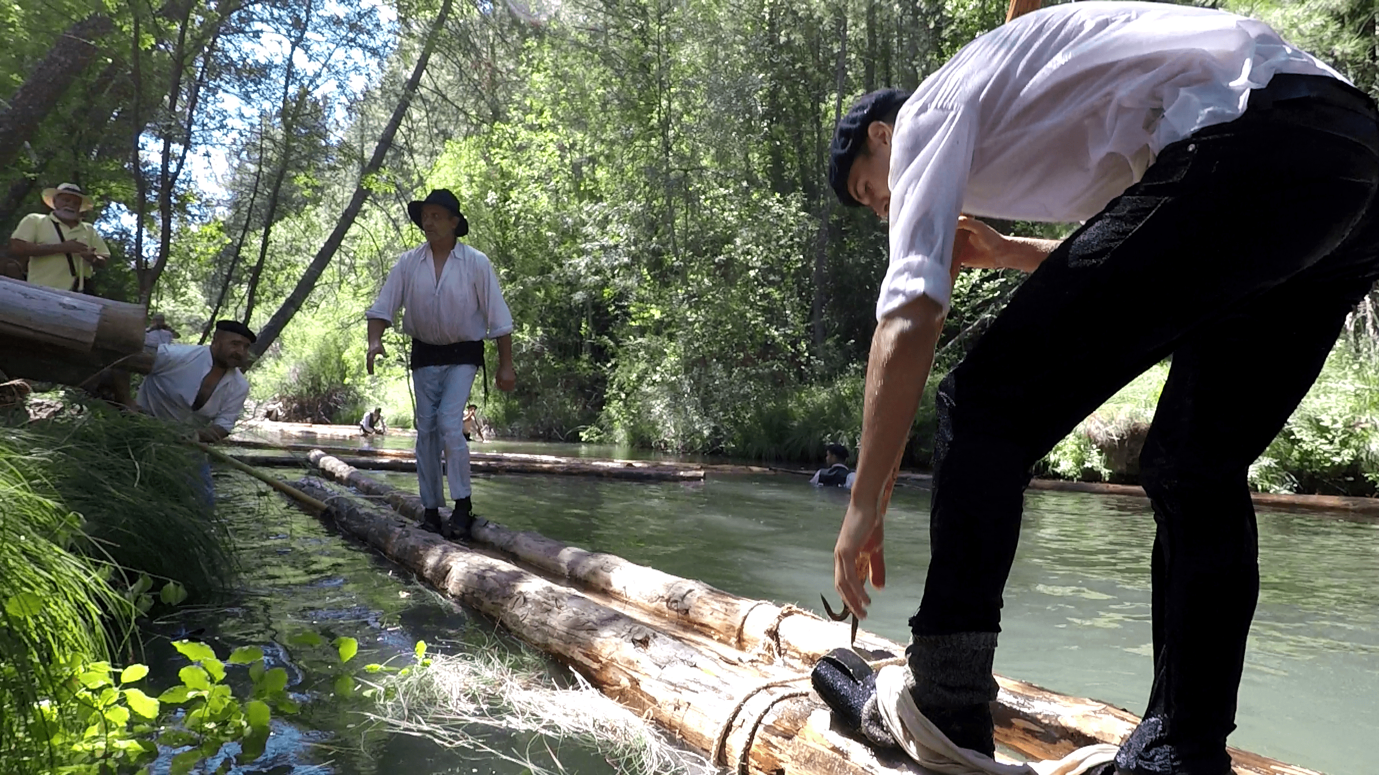 Documental. Maderada en el río Cuervo