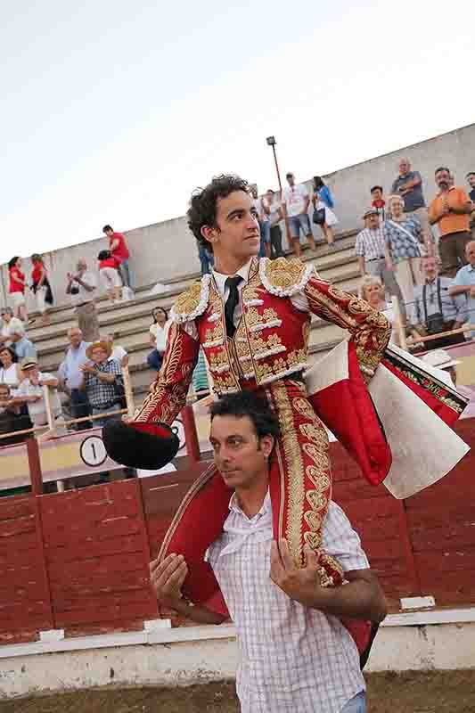 Víctor Hernández repite puerta grande en Sigüenza