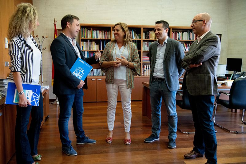 ANPE pide a la consejera de Educación que revierta los recortes educativos y mejores las condiciones del profesorado de Castilla-La Mancha