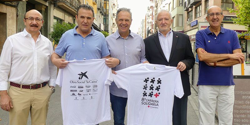 Caparrós da a conocer la camiseta de la VIII Carrera Solidaria de Cruz Roja Cuenca 1 Caparrós da a conocer la camiseta de la VIII Carrera Solidaria de Cruz Roja Cuenca