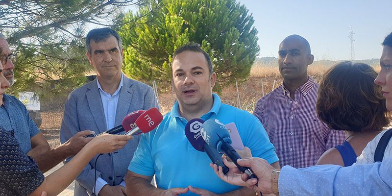 Carnicero anuncia el final del tercer carril de la calle San Agustín para octubre, ante la ausencia de información del gobierno del Ayuntamiento