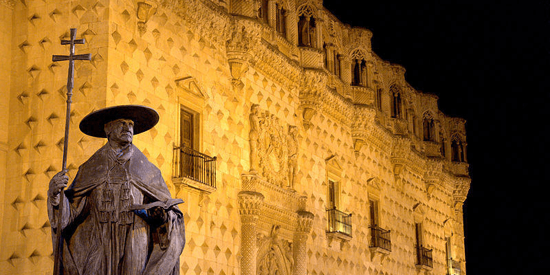 El Cardenal Mendoza y su impulso a la ciudad, detalle monumental de octubre en Guadalajara