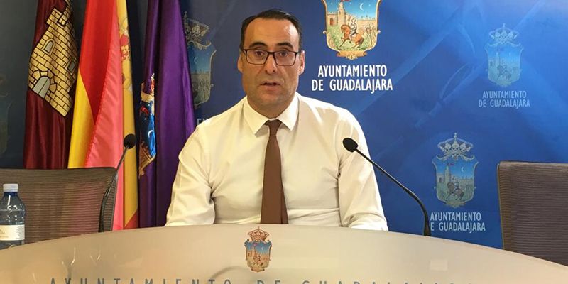 El Grupo Municipal de Vox propone la creación de una escuela municipal de familias en Guadalajara