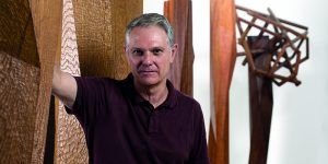 El Museo Francisco Sobrino acoge la exposición de esculturas y dibujos de Jorge Varas, La canción está sonando