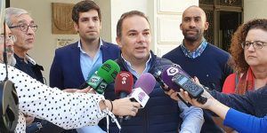 El PP urge explicaciones al alcalde socialista Alberto Rojo ante el espectáculo nacional por las contrataciones de los hermanos de concejales de Ciudadanos 2 El PP urge explicaciones al alcalde socialista Alberto Rojo ante el espectáculo nacional por las contrataciones de los hermanos de concejales de Ciudadanos