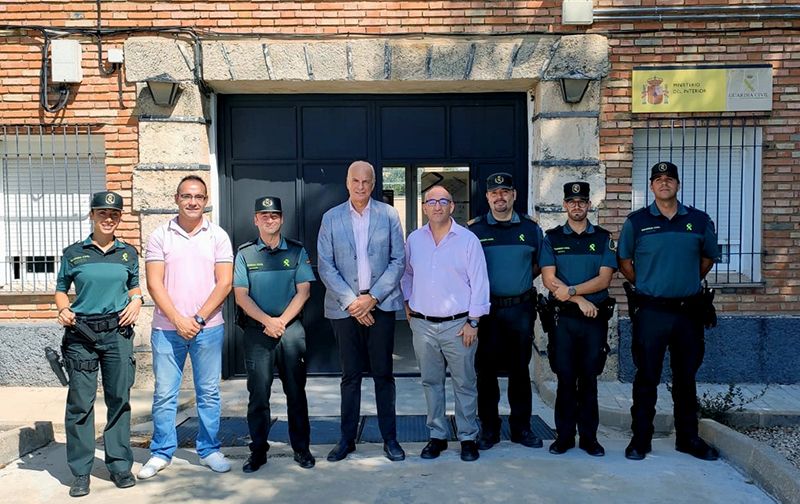 El Subdelegado del Gobierno en Cuenca visita los cuarteles de la Guardia Civil de Montalbo y Villarejo de Fuentes