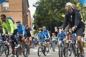 Más de 2.000 personas participan en la celebración del Día de la Bicicleta en Guadalajara
