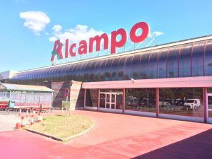 FeSMC UGT recoge firmas en los comercios de CLM para cerrar como máximo a las 1500 horas los días 24 y 31 de diciembre