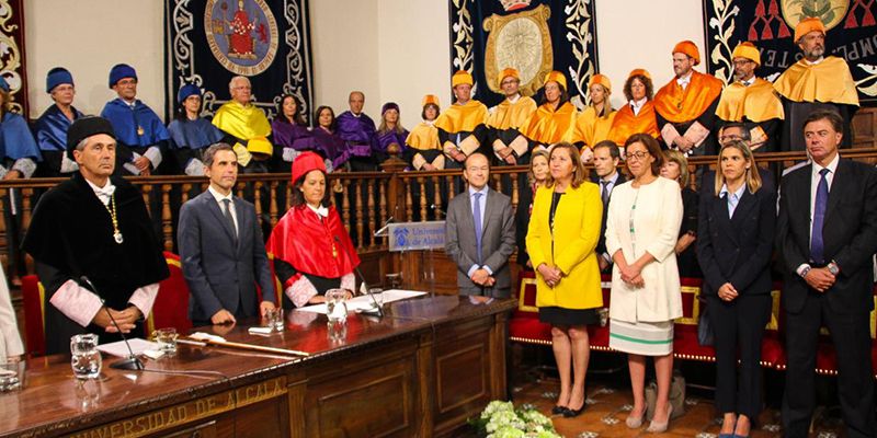 La Junta desea el mejor curso académico al profesorado y al alumnado de la Universidad de Alcalá y en especial al de Guadalajara 1 La Junta desea el mejor curso académico al profesorado y al alumnado de la Universidad de Alcalá y en especial al de Guadalajara