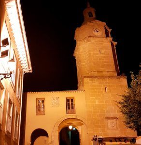 La Torre del Reloj de Huete estrena toque de campana e iluminación