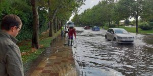 Las intensas lluvias caídas en Guadalajara provocan balsas de agua en calzadas, caídas de muros y varias viviendas inundadas