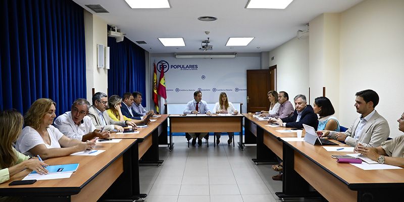 Núñez propondrá a Page acuerdos en materia de financiación autonómica, despoblación, empleo y la convocatoria urgente de la Mesa Regional por el Agua